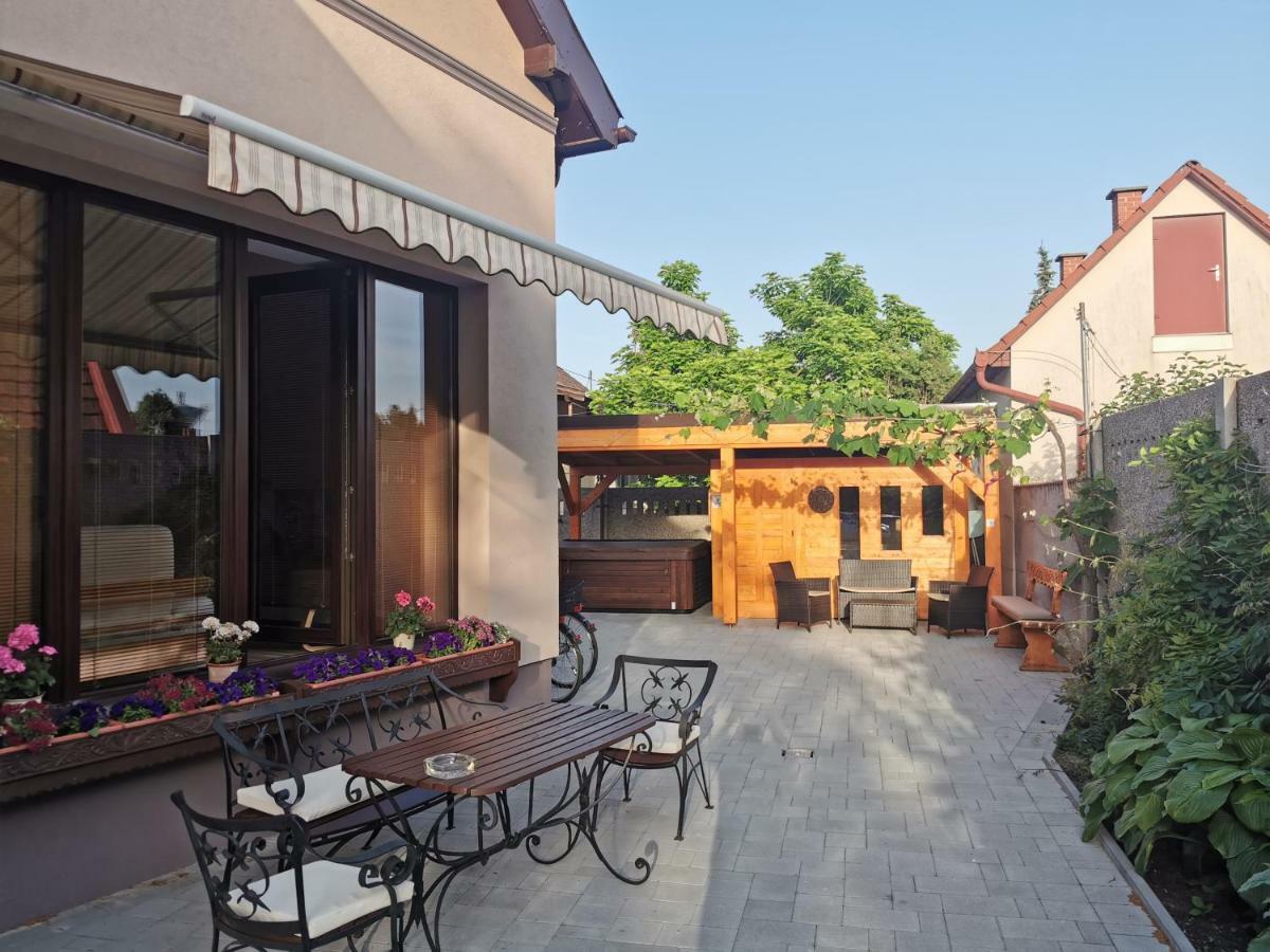 Feszek Fogado - Pension Nest Mosonmagyarovar Exterior photo
